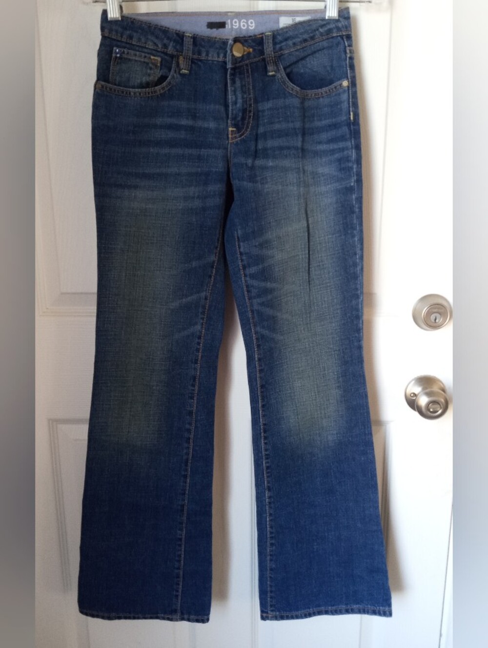1969 Mid-Rise Dark Blue Flare Jeans - Classic Five-Pocket Style